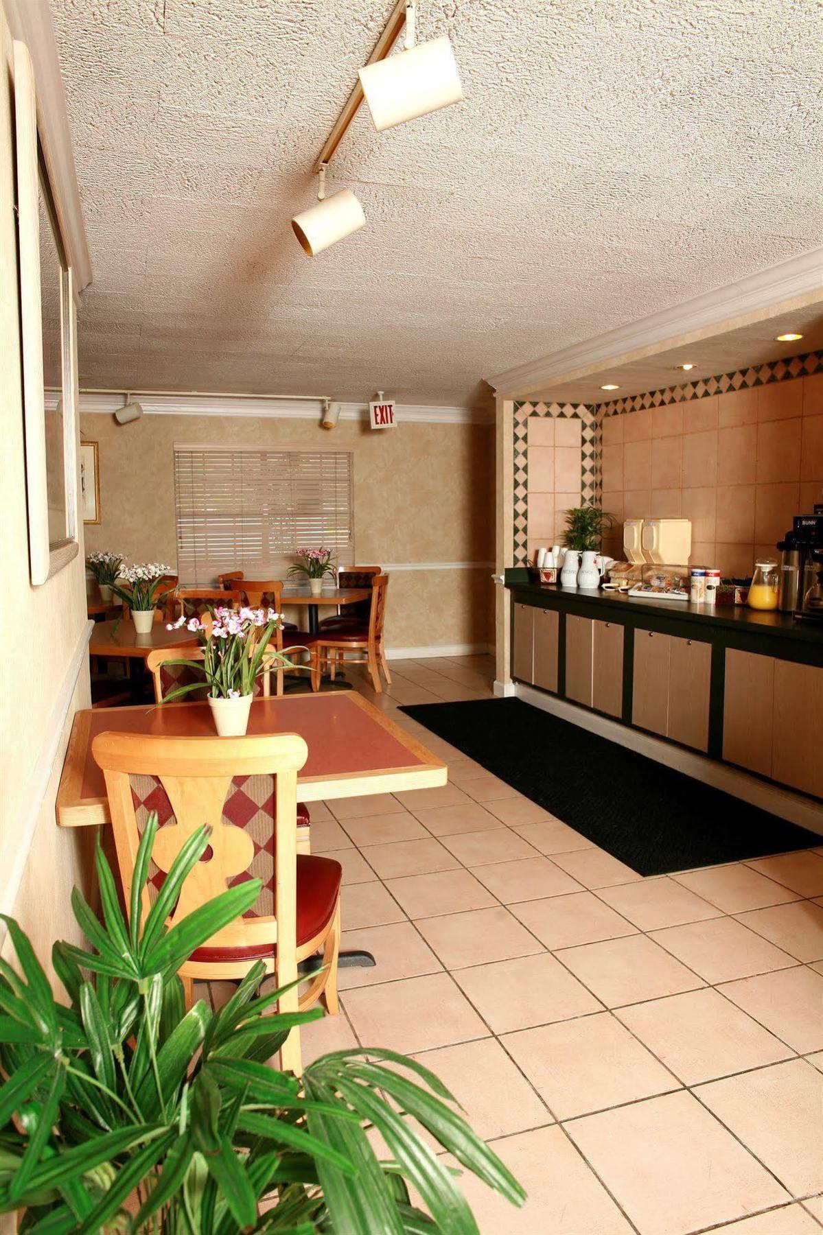 Magnuson Hotel Little Rock South Экстерьер фото